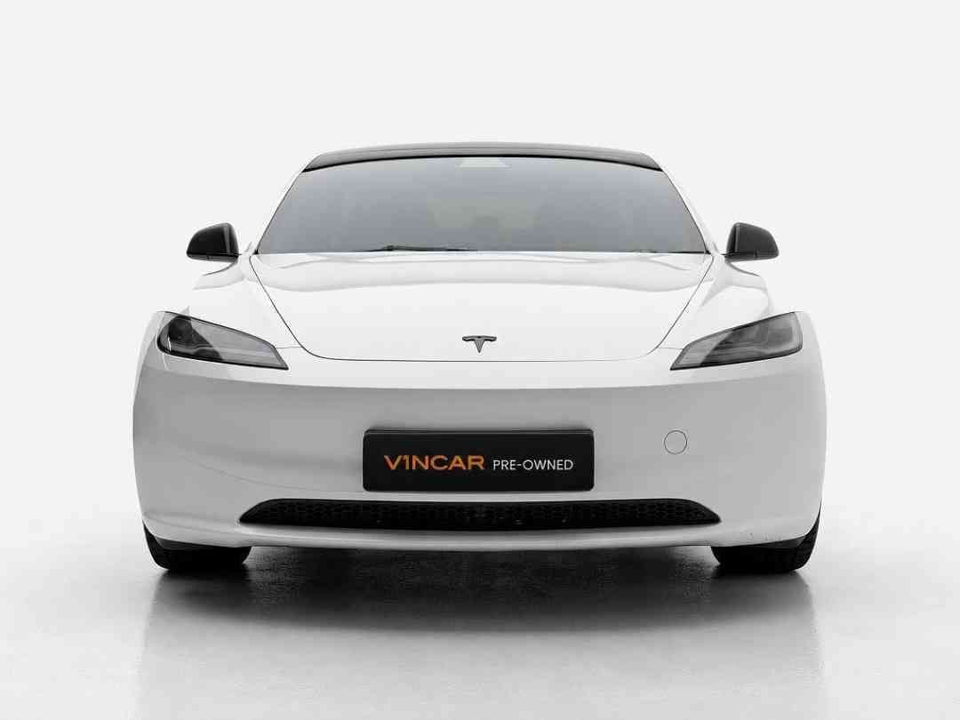 Tesla Model 3 Electric Long Range AWD 78 kWh (A) (Category: Used Cars) located in Singapore. Submitted by vincar_pre-owned (Listing ID 1467718899, Image 1). Description: 1 owner, low mileage, 8 years battery warranty by Tesla Singapore. The Long Range AWD models offer increased range and faster acceleration compared to the base rear-wheel drive models, thanks to their dual-motor setup. Features: Powered by dual electric motors producing 491bhp, 0