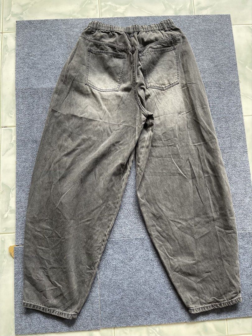 The cross balloon Pants (Category: Jeans) located in Butuan. Submitted by cgsayas20083001 (Listing ID 1467640759, Image 1). Description: Dimes 28-34 x 45 16.5 Hem 8.