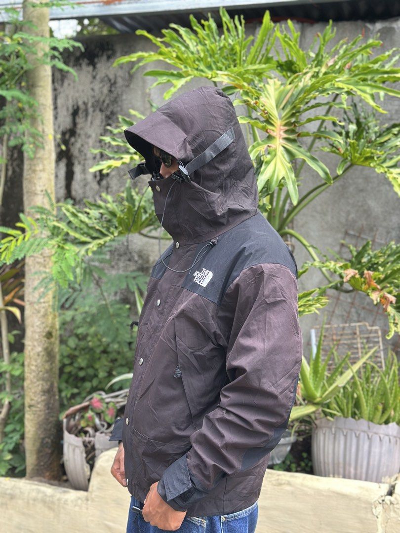 The North face (Category: Coats, Jackets and Outerwear) located in Orani. Submitted by ajgav69 (Listing ID 1467605899, Image 2). Description: The north Face goretex Size large 24width 26 length Excellent condition Puller gana lahat Authentic.