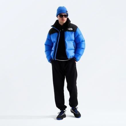 The North Face 1996 Retro Nuptse L (Category: Coats, Jackets and Outerwear) located in Antipolo. Submitted by bentakahitanoano (Listing ID 1467786194, Image 2). Description: The The North Face 1996 Retro Nuptse Jacket is an iconic puffer jacket that blends 1990s alpine heritage with everyday streetwear style Still in good condition despite the age Best fit large Replacement zipper puller Pit to pit 25 Length 26.