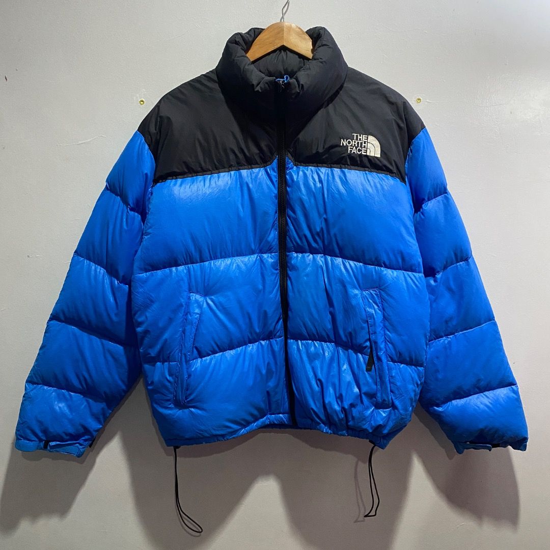 The North Face 1996 Retro Nuptse L (Category: Coats, Jackets and Outerwear) located in Antipolo. Submitted by bentakahitanoano (Listing ID 1467786194, Image 1). Description: The The North Face 1996 Retro Nuptse Jacket is an iconic puffer jacket that blends 1990s alpine heritage with everyday streetwear style Still in good condition despite the age Best fit large Replacement zipper puller Pit to pit 25 Length 26.