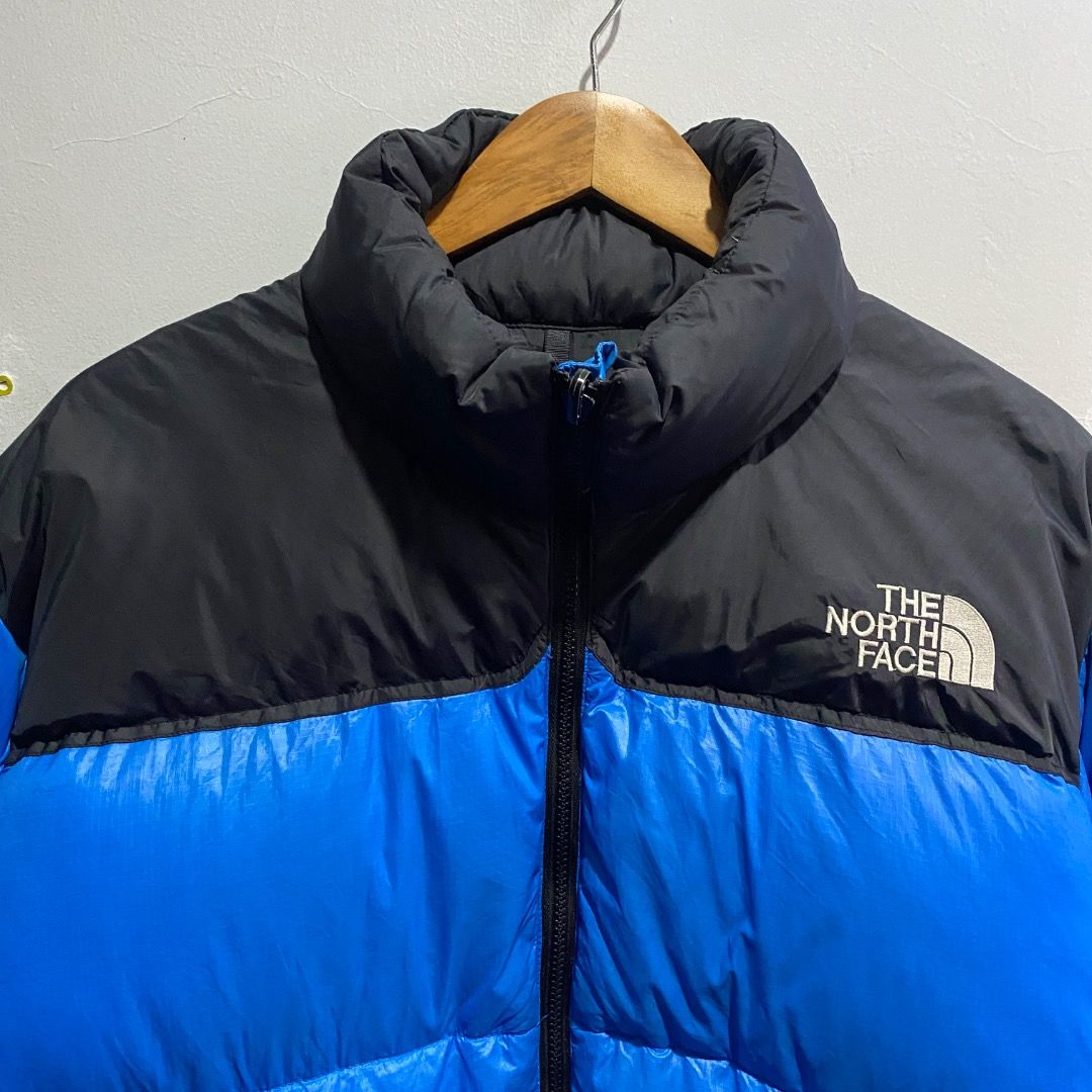 The North Face 1996 Retro Nuptse L (Category: Coats, Jackets and Outerwear) located in Antipolo. Submitted by bentakahitanoano (Listing ID 1467786194, Image 3). Description: The The North Face 1996 Retro Nuptse Jacket is an iconic puffer jacket that blends 1990s alpine heritage with everyday streetwear style Still in good condition despite the age Best fit large Replacement zipper puller Pit to pit 25 Length 26.