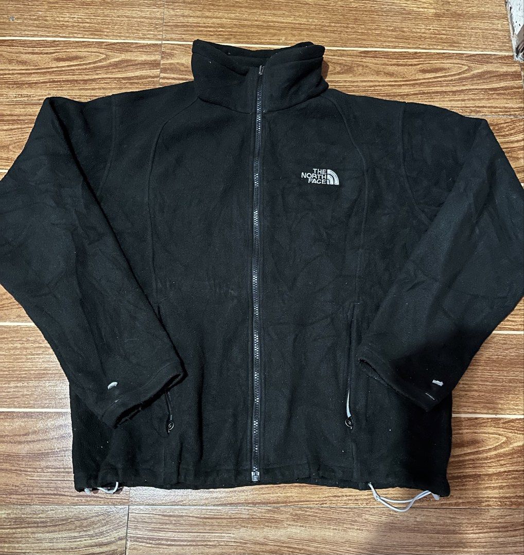 The North Face Black Fleece Jacket Size L (Category: Coats, Jackets and Outerwear) located in Manila. Submitted by a.stmngo (Listing ID 1467613691, Image 1). Description: Size Large on tag Width Width 22.5 inches Length 25 inches Issue minimal lints Good Condition 📍Manage your Expectation. Item is thrifted. 📍Nagcarlan, Laguna .