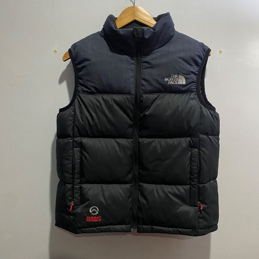 The North Face Summit Denim Down Vest M/L (Category: Coats, Jackets and Outerwear) located in Antipolo. Submitted by bentakahitanoano (Listing ID 1467788507, Image 2). Description: Still in good condition Best fit medium large Missing hood Pit to pit 21.5 Length 24.