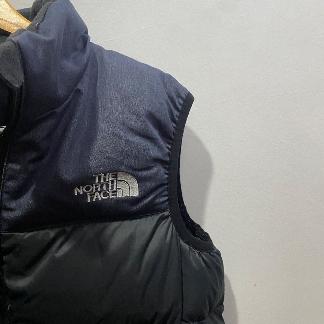 The North Face Summit Denim Down Vest M/L (Category: Coats, Jackets and Outerwear) located in Antipolo. Submitted by bentakahitanoano (Listing ID 1467788507, Image 3). Description: Still in good condition Best fit medium large Missing hood Pit to pit 21.5 Length 24.
