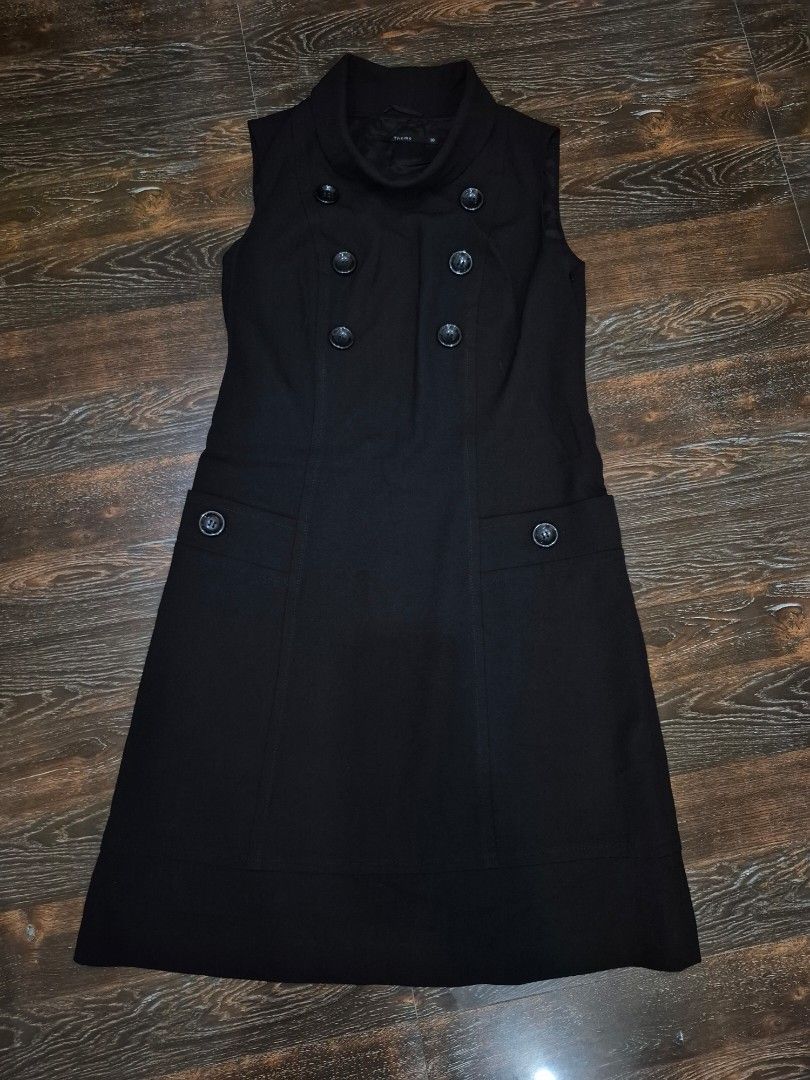 Theme Black Dress (Category: Dresses) located in Santa Cruz. Submitted by deenem (Listing ID 1467628070, Image 2). Description: Like New😍👌 No flaws👌 Size 38 on Tag Can fit S-M Asian (Measurements laid flat in inches) Bust:18 Waist: 17 Armhole:8 Lenght: 37.