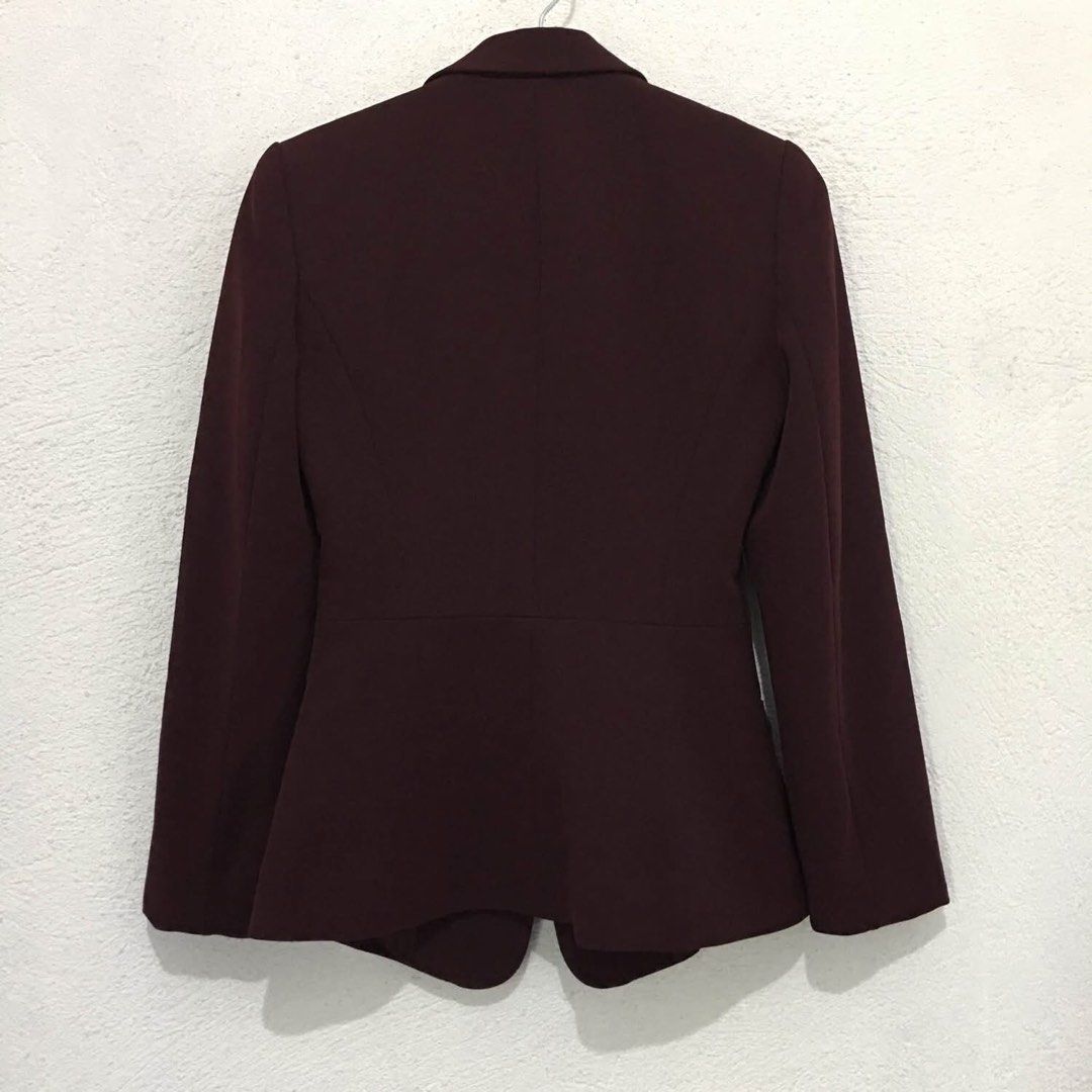 Themo Burgundy Fitted Tailored Blazer (Category: Coats, Jackets and Outerwear) located in Subic. Submitted by ayvee.ph (Listing ID 1467747763, Image 3). Description: Themo Burgundy Fitted Tailored Blazer One of my fave!! Very pretty 😍 A must have✨ Size: Xs-S Shoulder: 14 Leght: 23 Bust: 32 Arms: 21 🏷Excellent cond No flaws / No issue No when worn / Haven't used it pa Price: 680 📌Color may differ sueto lighting / camera used 📍Olongapo City 🚛C