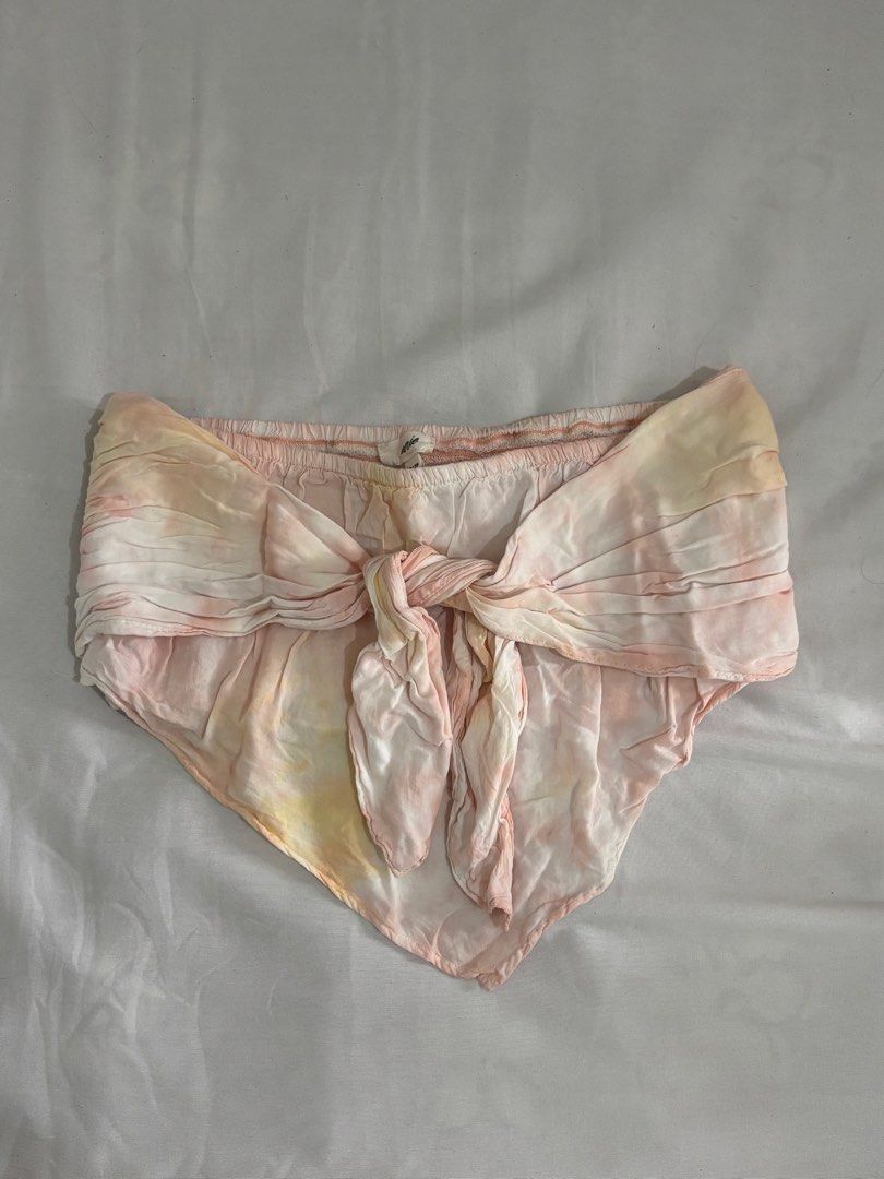 Tie-dye Summer Tube Top (Category: Sleeveless) located in Quezon City. Submitted by chrissie__ (Listing ID 1467689800, Image 1). Description: ▪️ Used 3x..