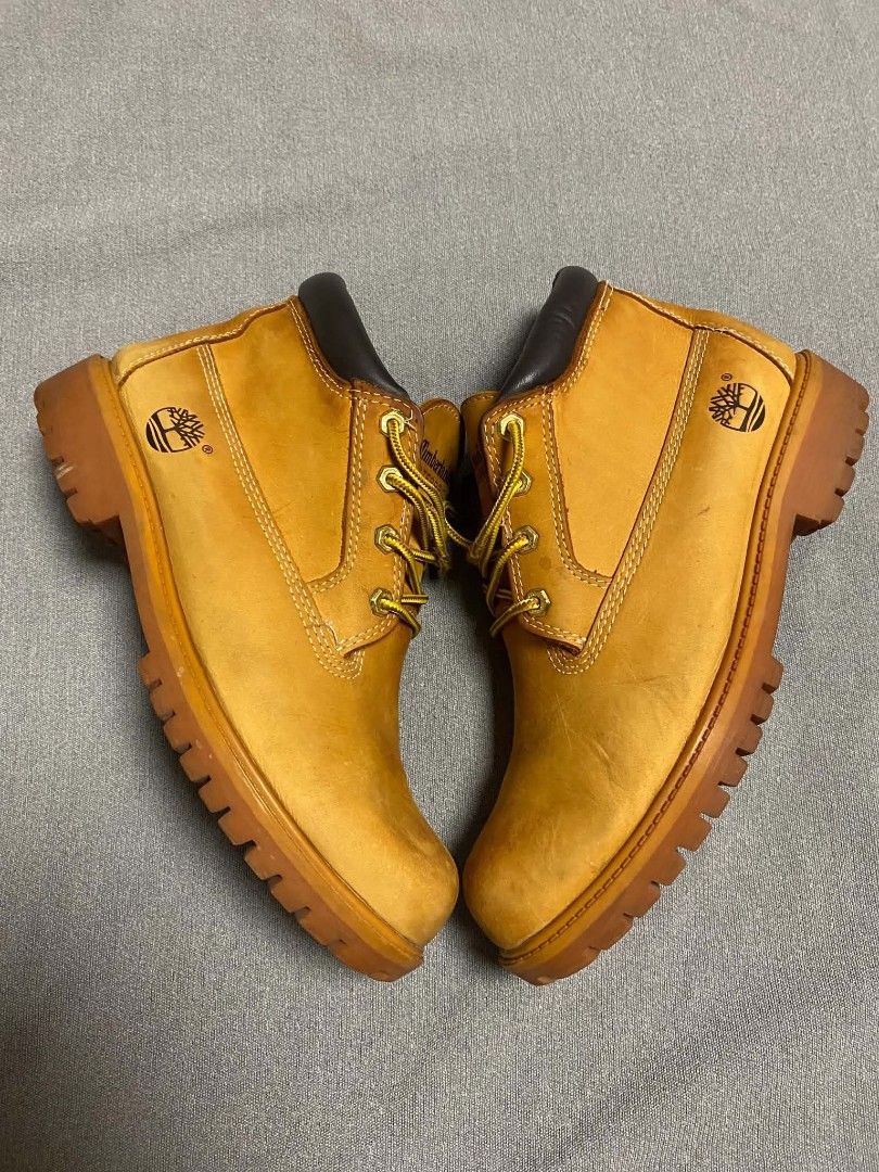 Timberland Midcut Boots (Category: Boots) located in Cabuyao City. Submitted by wardsole (Listing ID 1467826796, Image 2). Description: Timberland Midcut Boots Excellent Condition Sariwa Pa Us 10 Eur 44 No hard issue just a sign of usage - 2000.