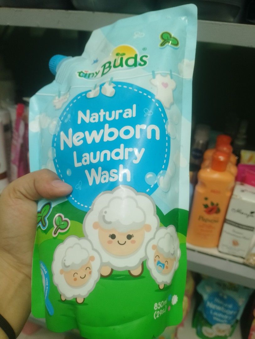 Tiny Buds Natural Newborn Laundry Wash 850ml Refill (Category: Baby Toiletries & Grooming) located in Manila. Submitted by journnierph (Listing ID 1467674172, Image 1). Description: 💙 TINY BUDS Natural Newborn Laundry Wash 850ml 💙 Pang-laba ni baby na safe & natural! ✨ BENEFITS: ✅ Made from Coconut - No harsh chemicals ✅ No more rashes! Safe for newborn delicate skin ✅ Biodegradable & Earth friendly ✅ Gentle pero tanggal dumi ng damit ni baby ✅