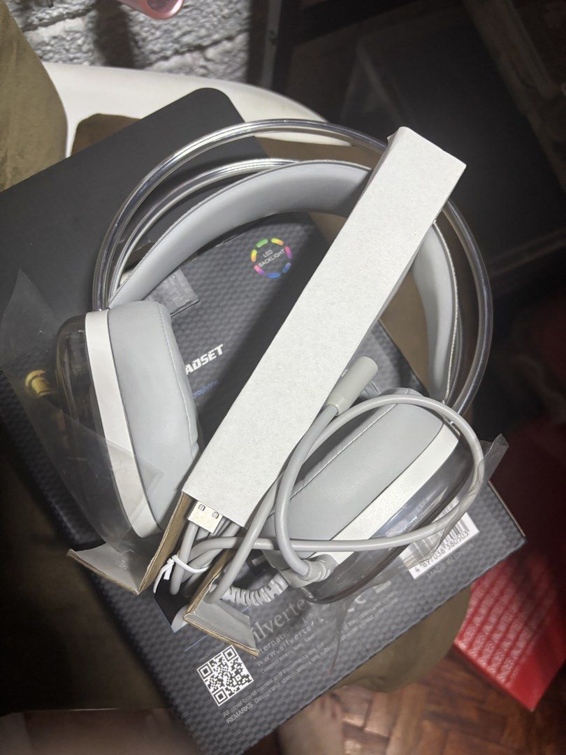 Titan THP-873 Wired Gaming Headset (Category: Headphones & Headsets) located in Quezon City. Submitted by qcdecluttering (Listing ID 1467625414, Image 3). Description: - Model: Titan THP-873 Wired Gaming Headset - Connectivity: USB 2.0 plug-and-play - Condition: Never used, only removed from the original box for photos - original price: 999, nakatambak lang - negotiable.