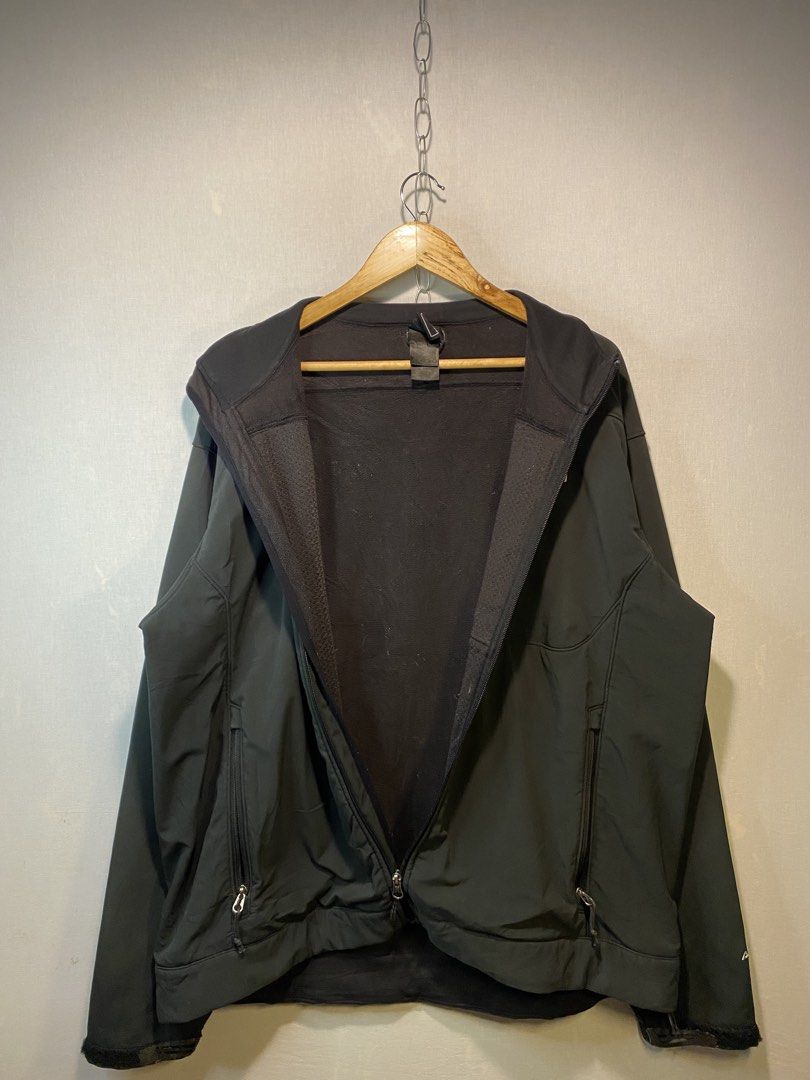 TNF Apex Bionic Softshell (Category: Coats, Jackets and Outerwear) located in Baguio. Submitted by where2wear.epbi (Listing ID 1467809655, Image 2). Description: EXCELLENT CONDITION 30*25 XXL BAGUIO MEET DA BY SCHEDULE.