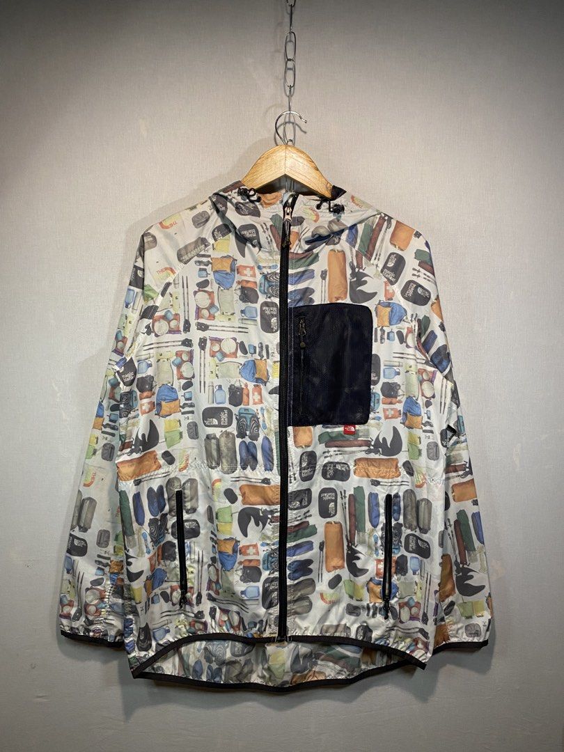 TNF LIGHTWEIGHT WIND BREAKer (Category: Coats, Jackets and Outerwear) located in Baguio. Submitted by where2wear.epbi (Listing ID 1467810052, Image 1). Description: EXCELLENT CONDITION 27*23 LARGE TO XL BAGUIO MEET DA BY SCHEDULE .