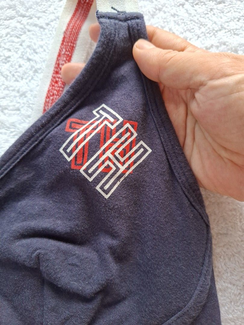 TOMMY HILFIGER COTTON SCOOP BRALETTE (Category: Activewear) located in Abucay. Submitted by petiteprettyboutiquev2 (Listing ID 1467604307, Image 2). Description: with pad slot, no pads lang🍃 + SF(J&T).