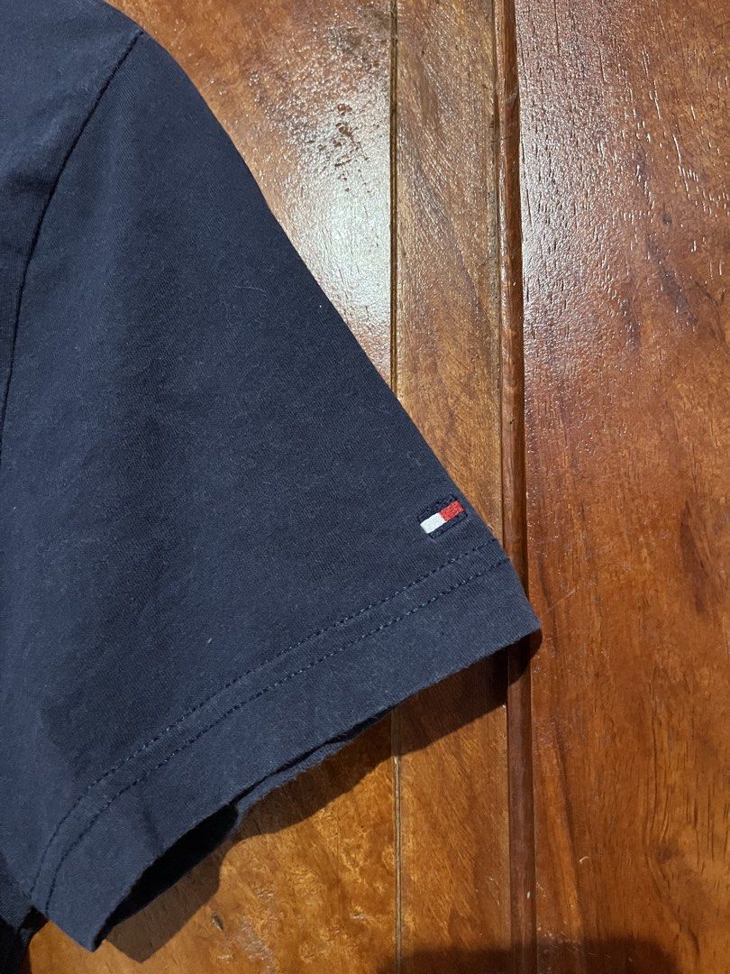 Tommy Hilfiger Tshirt (Category: Tshirts & Polo Shirts ) located in Tumauini. Submitted by jomerthrift (Listing ID 1467618783, Image 3). Description: Dimes: 20x27 Color rate: 9.5/10 Cut wash tags .