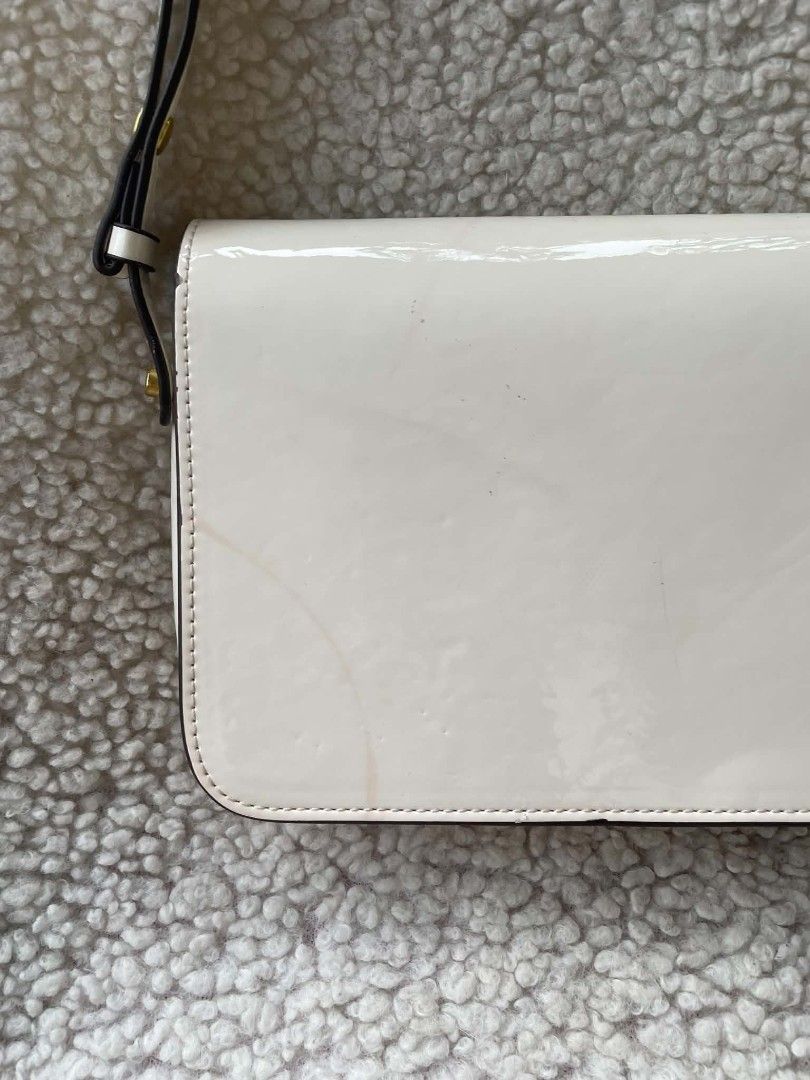 Tory Burch (Category: Shoulder Bags) located in Bulacan. Submitted by bagzandboujee_ (Listing ID 1467791697, Image 3). Description: ♥︎ ᴀʟʟ ꜱᴀʟᴇꜱ ᴀʀᴇ ꜰɪɴᴀʟ ᴋɪɴᴅʟʏ ʀᴇᴠɪᴇᴡ ᴀʟʟ ᴘʜᴏᴛᴏꜱ & ᴅᴇꜱᴄʀɪᴘᴛɪᴏɴ ʙᴇꜰᴏʀᴇ ᴘᴜʀᴄʜᴀꜱɪɴɢ. ᴄʜᴀʀᴍꜱ | ᴀᴄᴄᴇꜱꜱᴏʀʏ | ᴇxᴛᴇɴᴅᴇʀ ɴᴏᴛ ɪɴᴄʟᴜᴅᴇᴅ ꜰᴏʀ ᴅɪꜱᴘʟᴀʏ ᴘʜᴏᴛᴏ ᴘᴜʀᴘᴏꜱᴇꜱ ᴏɴʟʏ.