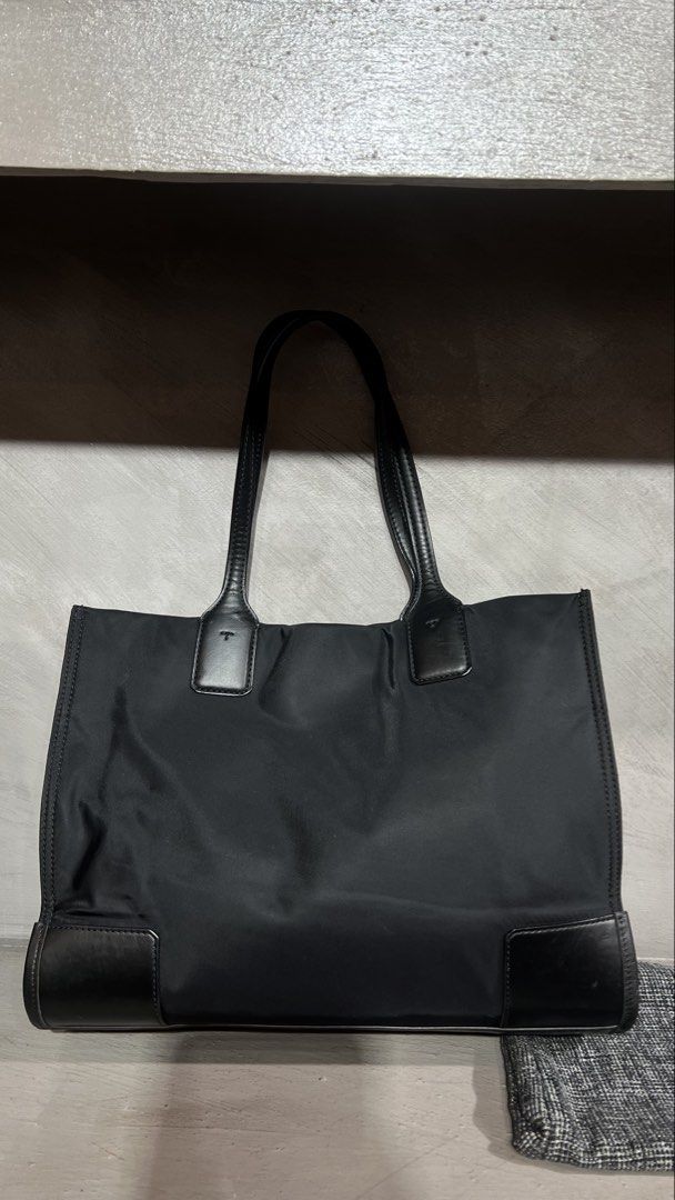 Tory Ella (small) (Category: Shoulder Bags) located in Manila. Submitted by source.selection (Listing ID 1467687234, Image 3). Description: .