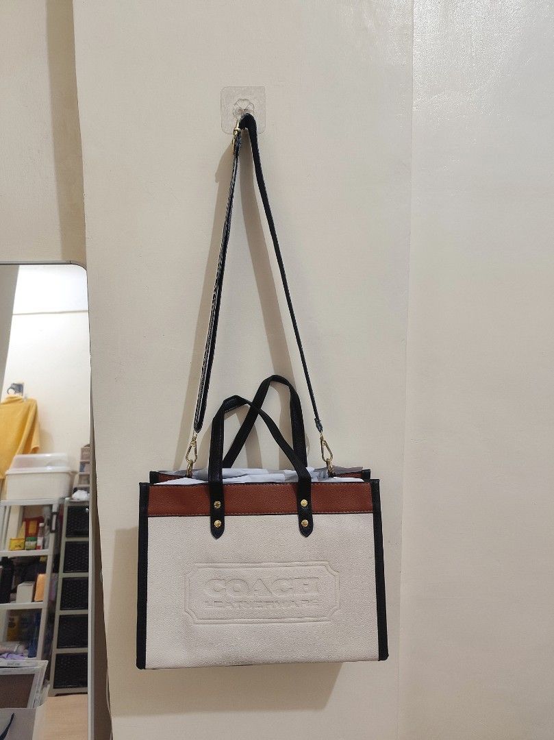 TOTE BAG (Category: Tote Bags) located in Manila. Submitted by deguzmanni82562 (Listing ID 1467726275, Image 1). Description: BRANDNEW -with dustbag -R.E.P.L.I.C.A Meet up / Pick up : Leveriza Pasay.