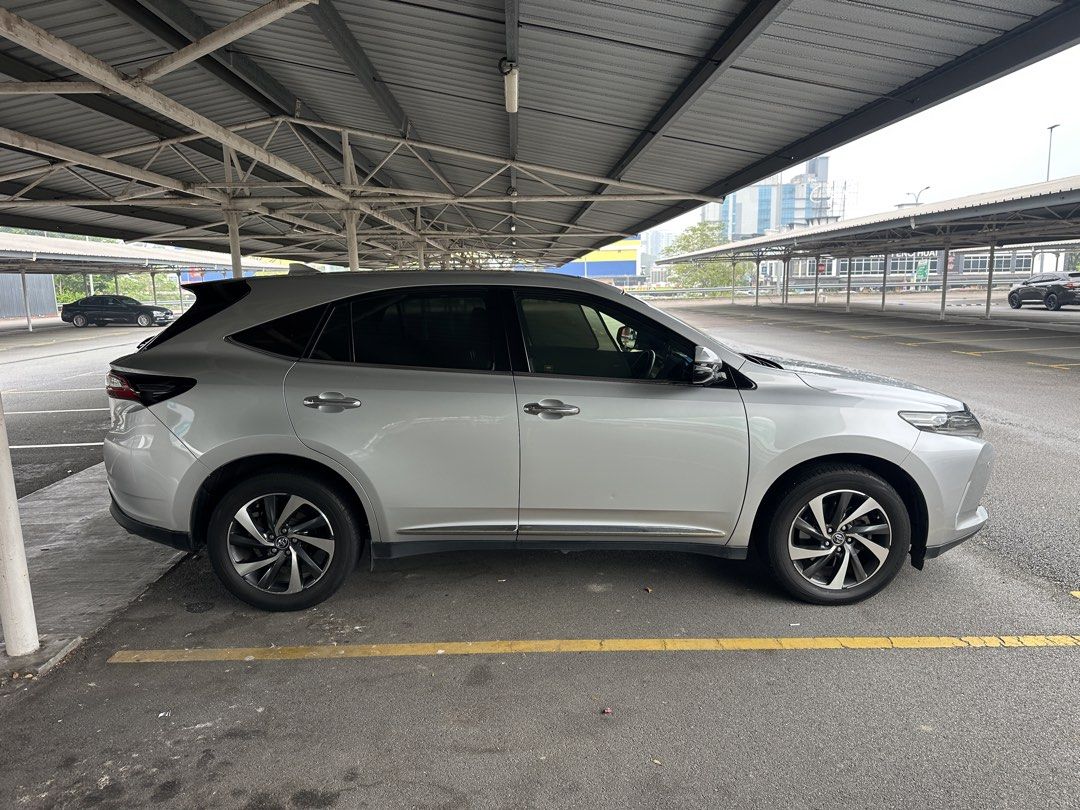 Toyota Harrier 2.0 Premium Turbo Panoramic (A) (Category: Used Cars) located in Singapore. Submitted by youwensun (Listing ID 1467715118, Image 2). Description: Hoping to change a car so selling. Left about 1 year. Full Nappa leather seats, ventilated seats. Left Lower Arm have some noise. Steering rack changed recently Boot door dented a little, someone hit me that day lightly from the back. Serviced on time regularly. Accident-free. Dealers nee