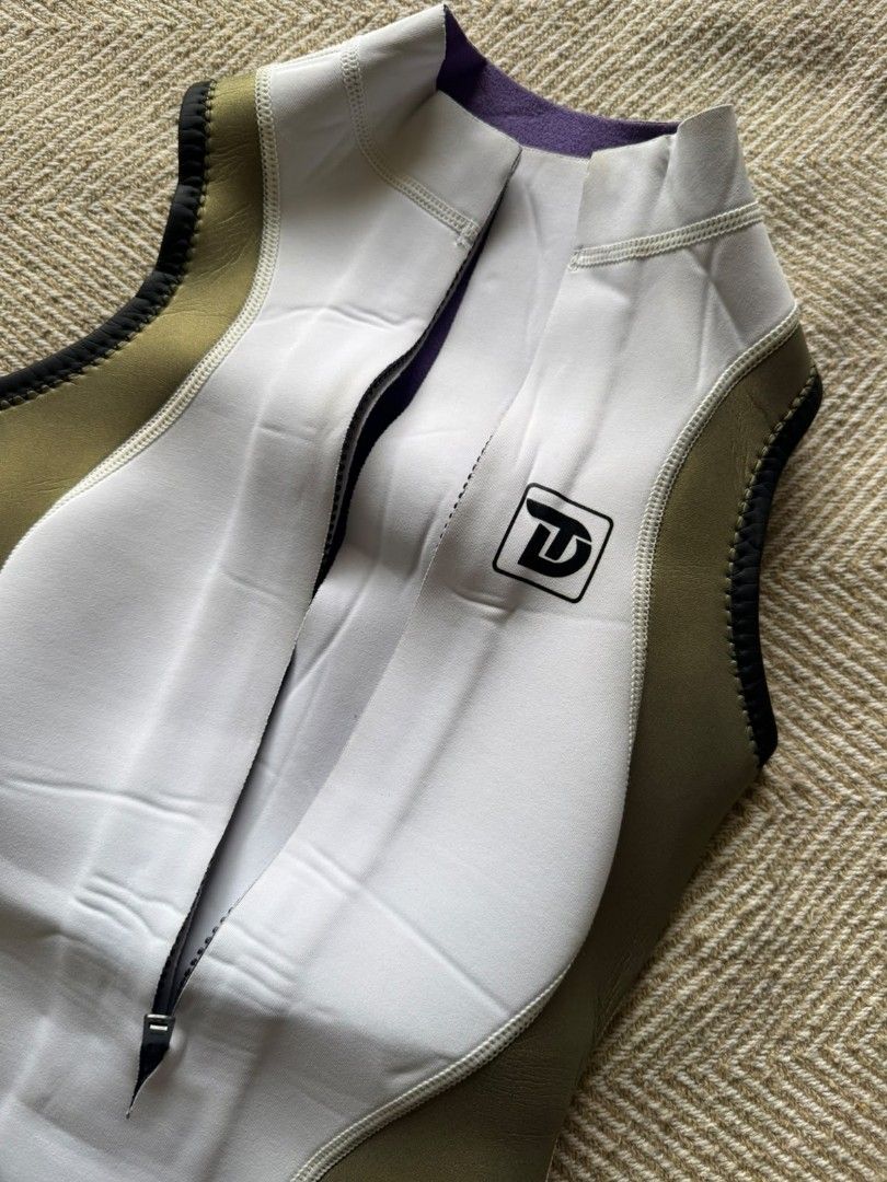 Trudive Bikini Style Wetsuit (Category: Activewear) located in Pasig City. Submitted by coolturtle.50f727 (Listing ID 1467647191, Image 2). Description: For sale Trudive bikini wetsuit Price: PHP 8,000 [FIRM] Bought from Trudive official website for $176.99+international shipping fee * Brand: Trudive wetsuit * Size: XS * Thickness: 2mm * BRAND NEW NEVER USED (Just kept in cabinet) 📌 Meet up in Santolan, Pasig or Lalamove pick up only 📌 Pay firs
