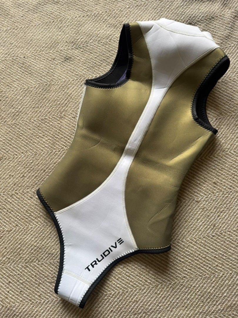 Trudive Bikini Style Wetsuit (Category: Activewear) located in Pasig City. Submitted by coolturtle.50f727 (Listing ID 1467647191, Image 3). Description: For sale Trudive bikini wetsuit Price: PHP 8,000 [FIRM] Bought from Trudive official website for $176.99+international shipping fee * Brand: Trudive wetsuit * Size: XS * Thickness: 2mm * BRAND NEW NEVER USED (Just kept in cabinet) 📌 Meet up in Santolan, Pasig or Lalamove pick up only 📌 Pay firs