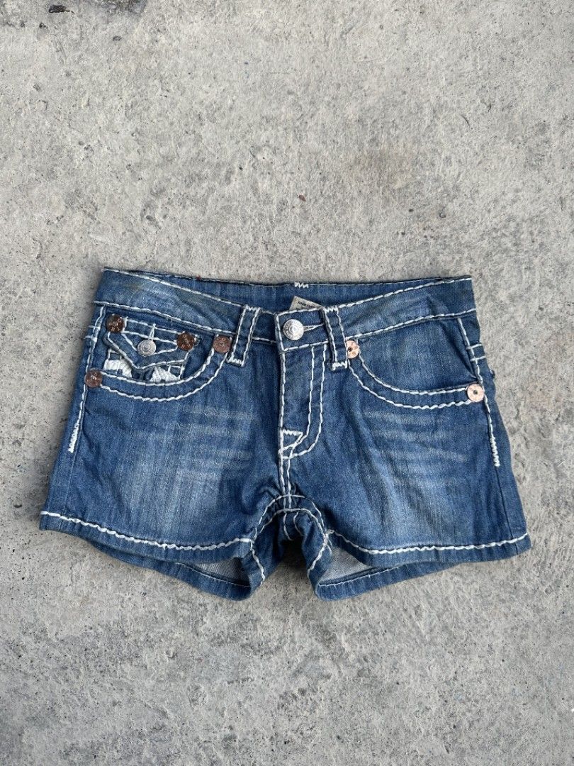 True religion sexy short (Category: Shorts) located in Davao. Submitted by boss_kel (Listing ID 1467609685, Image 2). Description: Waist: 28-29 Lenght: 9.5 Thigh: 10 LO: 9.5.