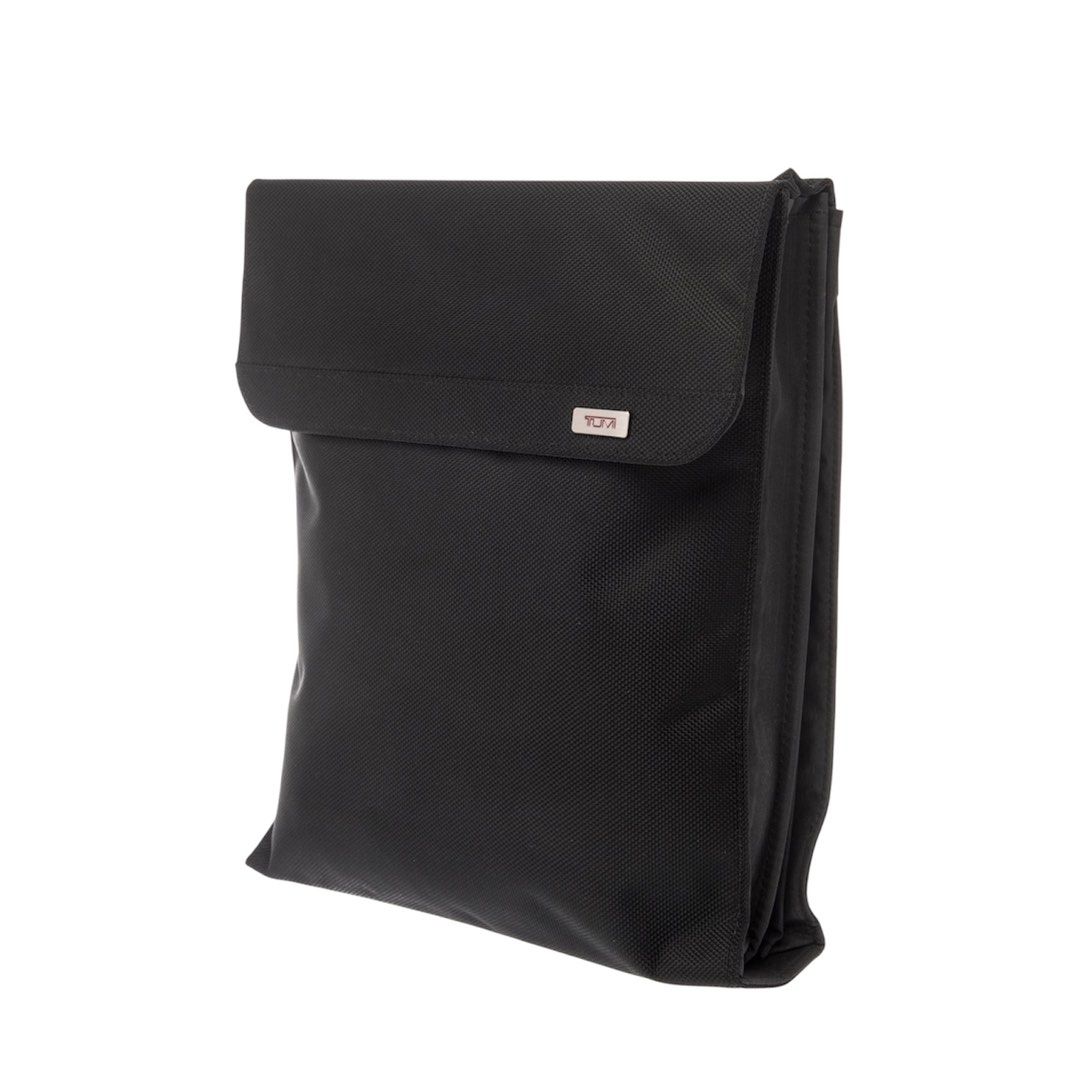 Tumi Canvas Portfolio (Category: Belt bags, Clutches and Pouches) located in Paranaque City. Submitted by dalle_closet (Listing ID 1467668040, Image 1). Description: size: 12 x 10.5 inches.