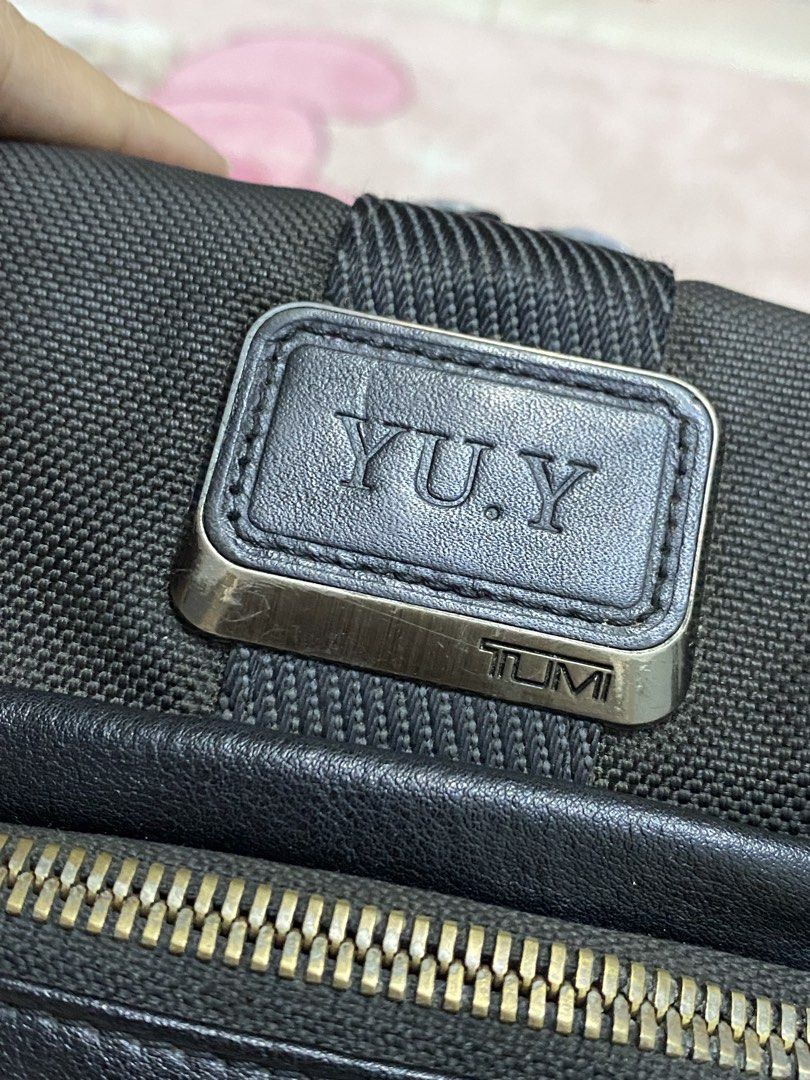 TUMI men bag (Category: Luxury Bags & Wallets) located in San Mateo. Submitted by kluxuryy (Listing ID 1467662141, Image 3). Description: OFFER YOUR PRICE NEGOTIABLE.