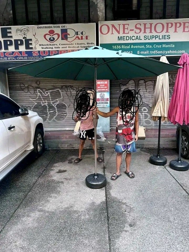 Umbrella tent (Category: Announcements) located in Quezon City. Submitted by anghies_shop (Listing ID 1467635504, Image 2). Description: .