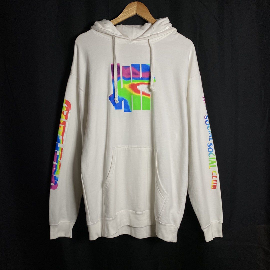 Undefeated x Assc White Hoodie Jacket Size L (Category: Coats, Jackets and Outerwear) located in Manila. Submitted by curatedvg. (Listing ID 1467735016, Image 2). Description: Anti Social Social Club x Undefeated ‘Hot in Here’ Hoodie Jacket Width: 23.5 inches Length: 31 inches Size: L can fit up to XL Excellent condition No issues Very presentable.