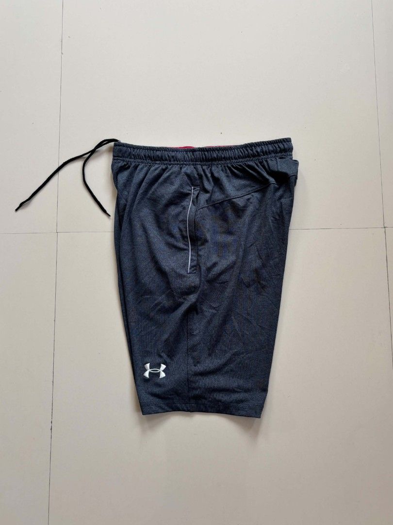 UNDER ARMOUR (Category: Announcements) located in Sultan Kudarat. Submitted by hadjitaha (Listing ID 1467611410, Image 2). Description: UNDER ARMOUR size: miduem excellent no issue 280+ship.