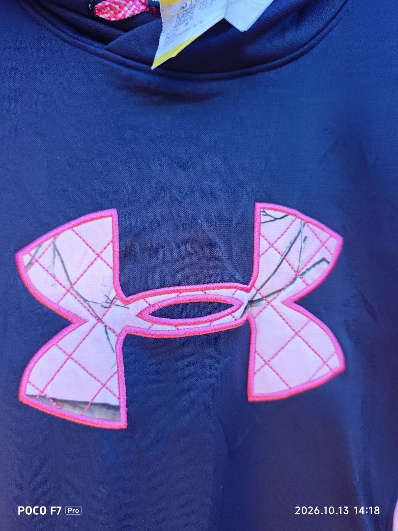 Under Armour Hoodie jacket (Category: Coats, Jackets and Outerwear) located in Mexico. Submitted by josephnuqui1980 (Listing ID 1467656725, Image 2). Description: .