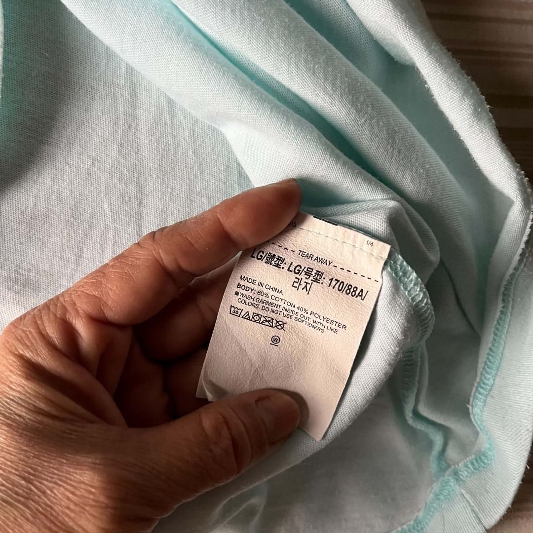 Under Armour The Classic Tee Light Blue Size L (Category: Activewear) located in Cebu City. Submitted by islanevaeh85 (Listing ID 1467641827, Image 3). Description: - Brand: Under Armour - Color: Light blue with large front logo - Size: LG (true to size) - Material: Super soft cotton and polyester blend - Fit & Style: Short sleeves, crew neck - Condition: Great pre-loved/basic piece - Ideal for: Workouts or casual days out.