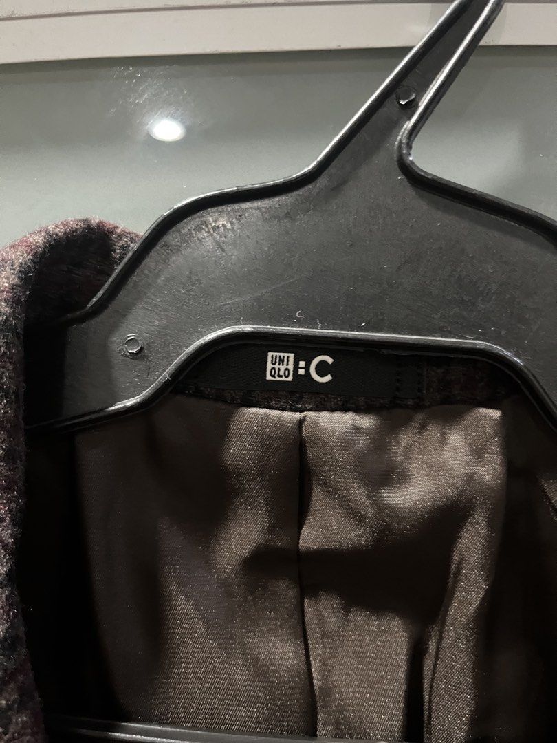UNIQLO : C Brown Houndstooth Wool Blend Blazer Size L (Category: Coats, Jackets and Outerwear) located in Makati City. Submitted by grizzlybear95 (Listing ID 1467729415, Image 3). Description: - Brand: UNIQLO: C collaboration - Style: Wool blend blazer in a classic brown houndstooth pattern - Details: Single button closure, notched lapels, front flap pockets, and fully lined interior - Material: 67% polyester, 33% wool - Size: L - Condition: Exce