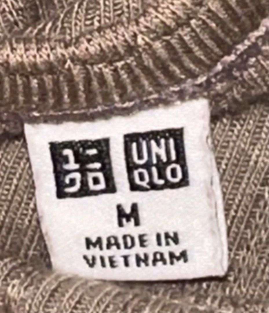 Uniqlo Army Green Cropped Top (Category: Shirts) located in Baguio. Submitted by prettygirl_kaplaan (Listing ID 1467610370, Image 2). Description: .