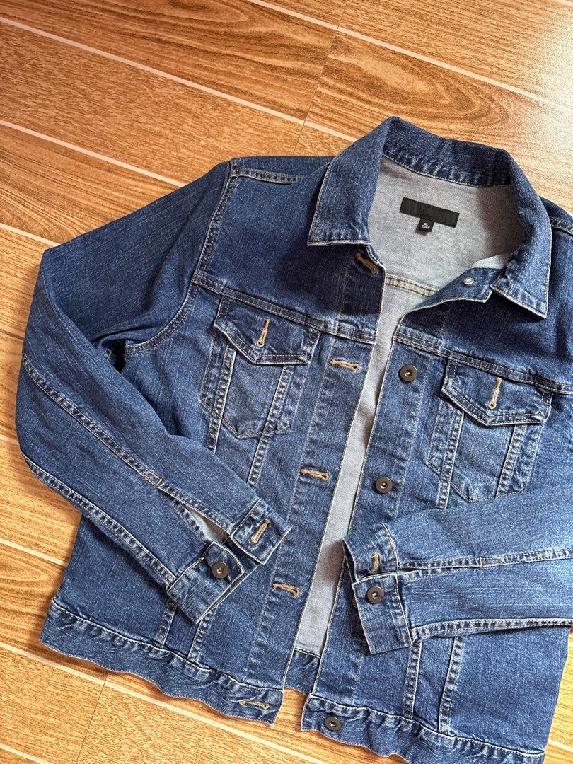 Uniqlo Blue Denim Jacket (Category: Coats, Jackets and Outerwear) located in Manila. Submitted by _foryou (Listing ID 1467666586, Image 2). Description: XL on tag but it fits me good (I’m a Small) used once only! .