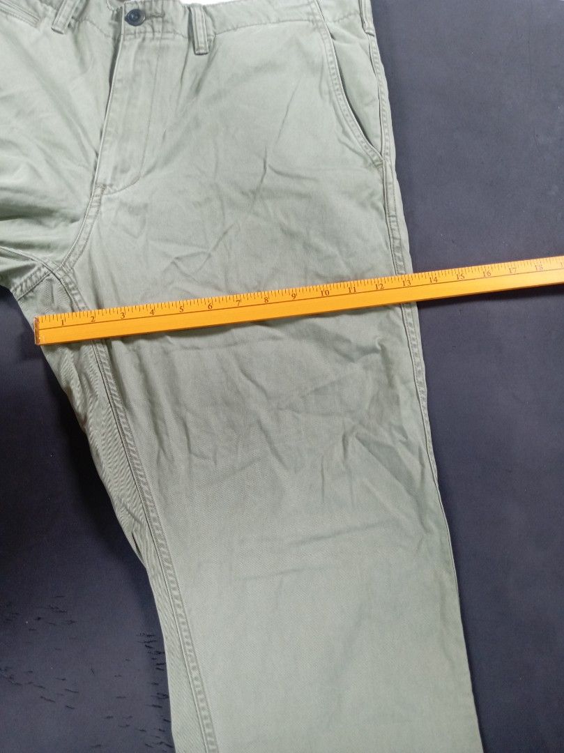 Uniqlo chinos sage (Category: Chinos) located in Legazpi City. Submitted by thrifttoflipp (Listing ID 1467685185, Image 3). Description: + sf MOP via gcash Payment first policy Jnt.