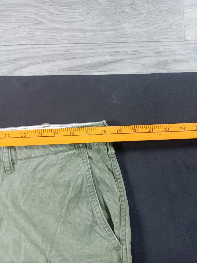 Uniqlo chinos sage (Category: Chinos) located in Legazpi City. Submitted by thrifttoflipp (Listing ID 1467685185, Image 2). Description: + sf MOP via gcash Payment first policy Jnt.