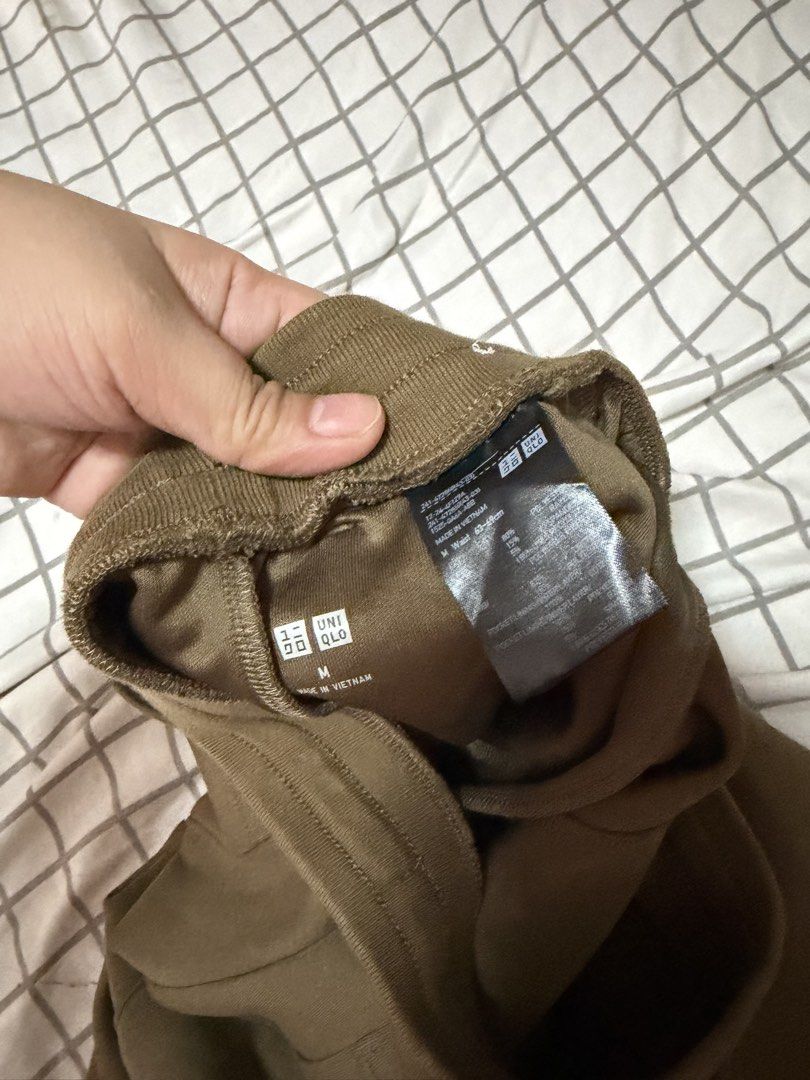 Uniqlo Dry Sweat Wide Pants (Category: Other Bottoms) located in Quezon City. Submitted by pinkyswearshop (Listing ID 1467687356, Image 3). Description: .