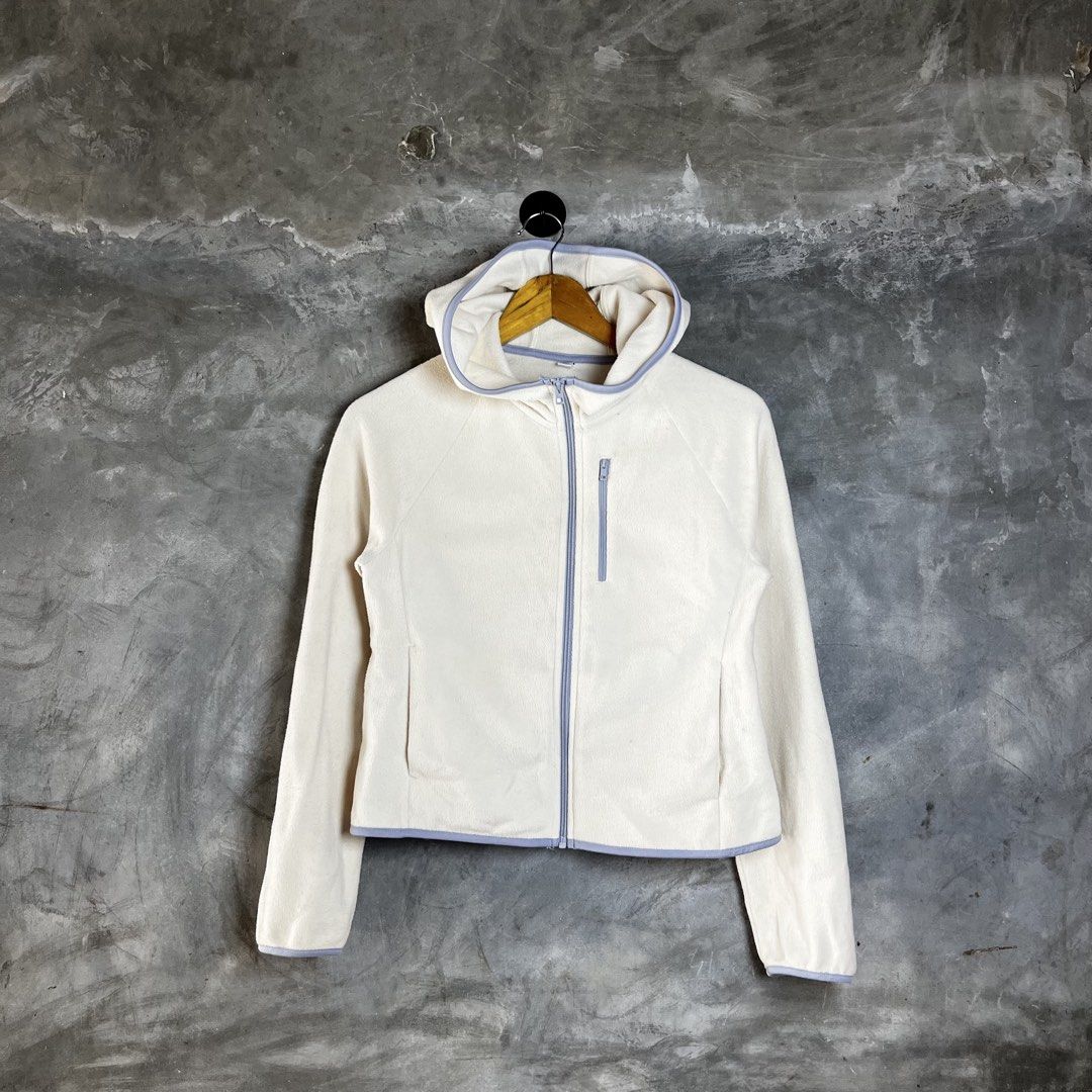 UNIQLO FLEEC HOODED JACKET LIGHTWEIGHT (Category: Coats, Jackets and Outerwear) located in Minalin. Submitted by winterjacket.ph (Listing ID 1467668217, Image 1). Description: UNIQLO FLEECE HOODED JACKET LIGHTWEIGHT Width 17.5 Length 21 Small on Tag Good as new 450 + SF .