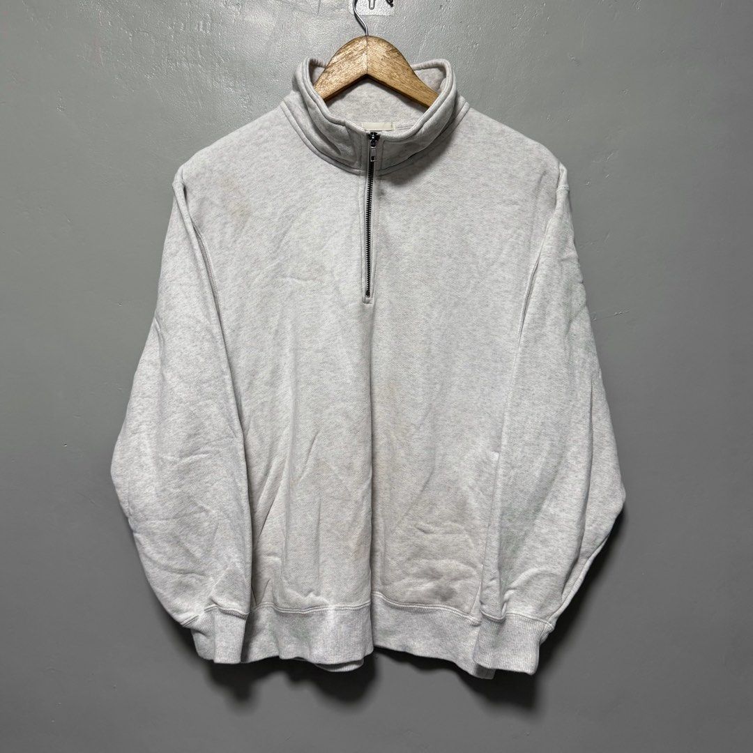 Uniqlo Half-Zip Pullover (GU) (Category: Coats, Jackets and Outerwear) located in Manila. Submitted by erychooseyou (Listing ID 1467770413, Image 1). Description: For sale‼️ GU by Uniqlo Half-Zip Pullover 🤍 Size Small on tag - Light Gray No issues and In as new condition Mine: PM 🤝🏼 (Solid Piece) Mall price: 1990‼️ 𝟭𝘀𝘁 𝘁𝗼 𝗽𝗮𝘆 𝗴𝗲𝘁𝘀 𝘁𝗵𝗲 𝗶𝘁𝗲𝗺 𝗣𝗮𝘆𝗺𝗲𝗻𝘁 Method: Gcash 𝗦𝗵𝗶𝗽𝗽𝗶𝗻𝗴: J&T Express | Lalamove 𝗟𝗼𝗰𝗮𝘁𝗶𝗼𝗻