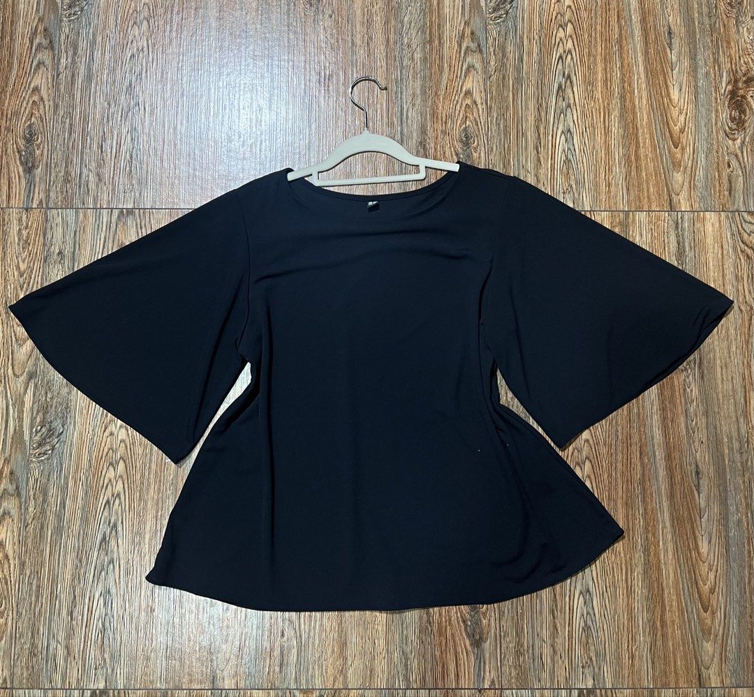 UNIQLO jersey crepe (Category: Blouses) located in San Jose del Monte. Submitted by senorita_wella (Listing ID 1467777307, Image 3). Description: .