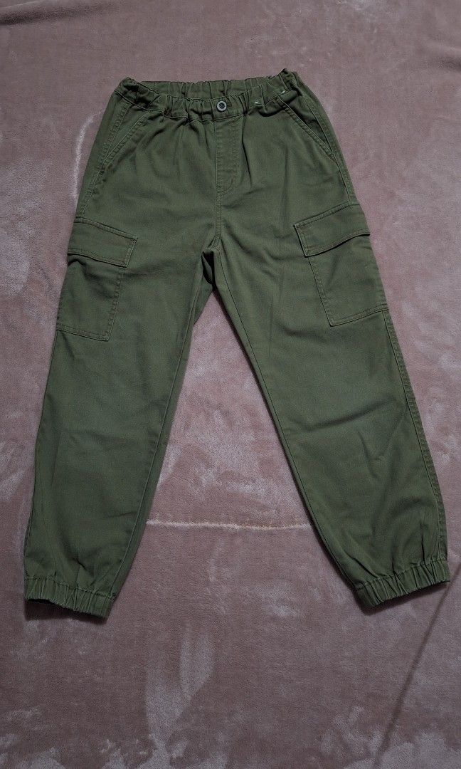 Uniqlo kids cargo pants (Category: Babies & Kids Fashion) located in Santa Cruz. Submitted by sohba (Listing ID 1467605352, Image 1). Description: size 140 9-10y.