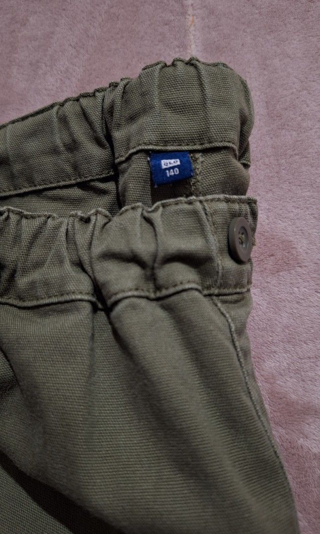 Uniqlo kids cargo pants (Category: Babies & Kids Fashion) located in Santa Cruz. Submitted by sohba (Listing ID 1467605352, Image 2). Description: size 140 9-10y.