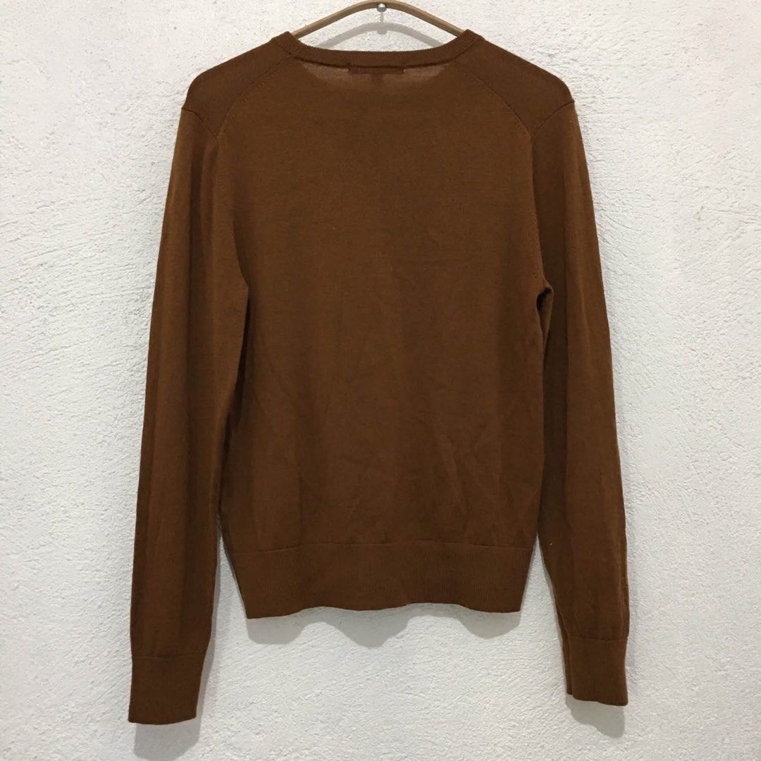 Uniqlo Knitwear Top (Category: Longsleeves) located in Subic. Submitted by ayvee.ph (Listing ID 1467741330, Image 3). Description: Uniqlo Knitwear Top One of my fave!! Very pretty 😍 A must have✨ Size: S on tag fits Med Stretchy 🏷Excellent cond No flaws / No issue No when worn / Haven't used it pa Price: 480 📌Color may differ sueto lighting / camera used 📍Olongapo City 🚛Courier: Reg J&t door to door del New miner send your details after minin