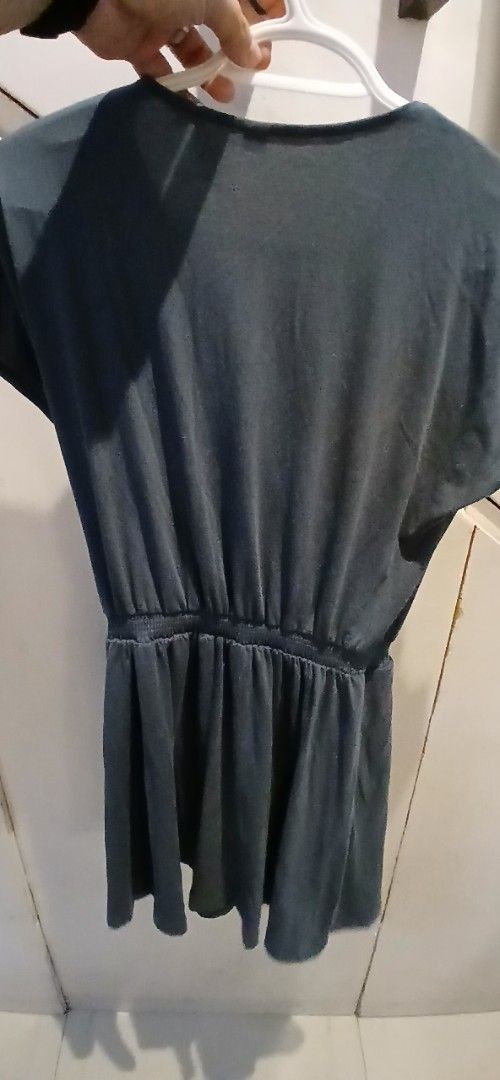 Uniqlo ladies (Category: Activewear) located in Marikina City. Submitted by darthvader888 (Listing ID 1467731573, Image 3). Description: no issues.