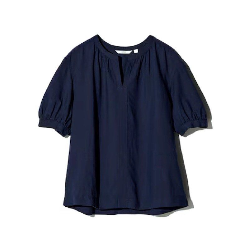 Uniqlo Linen Blend Navy Blue Blouse (Category: Blouses) located in Dasmarinas. Submitted by fermosaclothing (Listing ID 1467649932, Image 1). Description: .