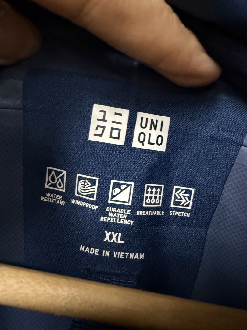 Uniqlo Men Blocktech Parka (Category: Coats, Jackets and Outerwear) located in Angeles City. Submitted by queenromero (Listing ID 1467757247, Image 2). Description: width: 26" length: 29".