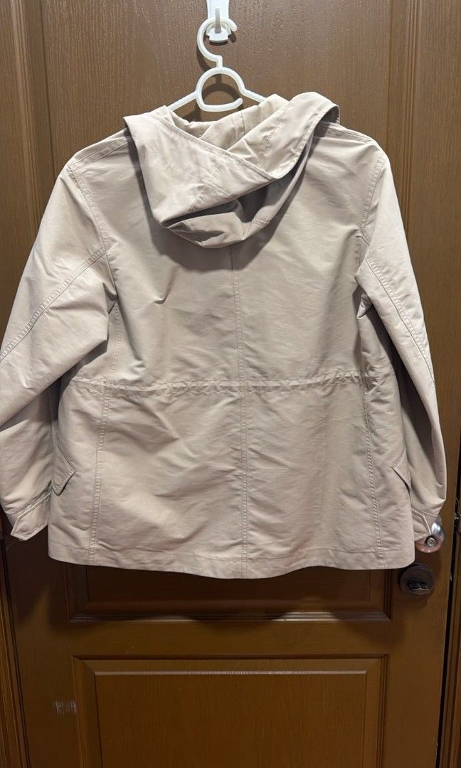 Uniqlo parka jackets preloved take all (sizes medium) (Category: Announcements) located in Quezon City. Submitted by divinepsalm31 (Listing ID 1467611939, Image 2). Description: MOP: Gcash Location: QC.
