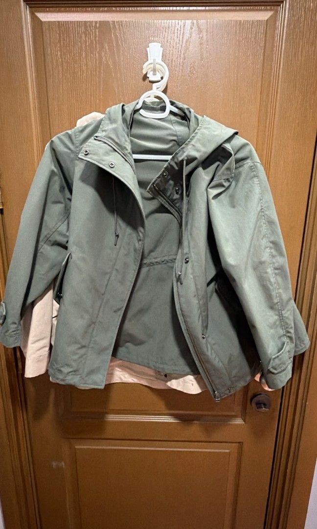 Uniqlo parka jackets preloved take all (sizes medium) (Category: Announcements) located in Quezon City. Submitted by divinepsalm31 (Listing ID 1467611939, Image 3). Description: MOP: Gcash Location: QC.